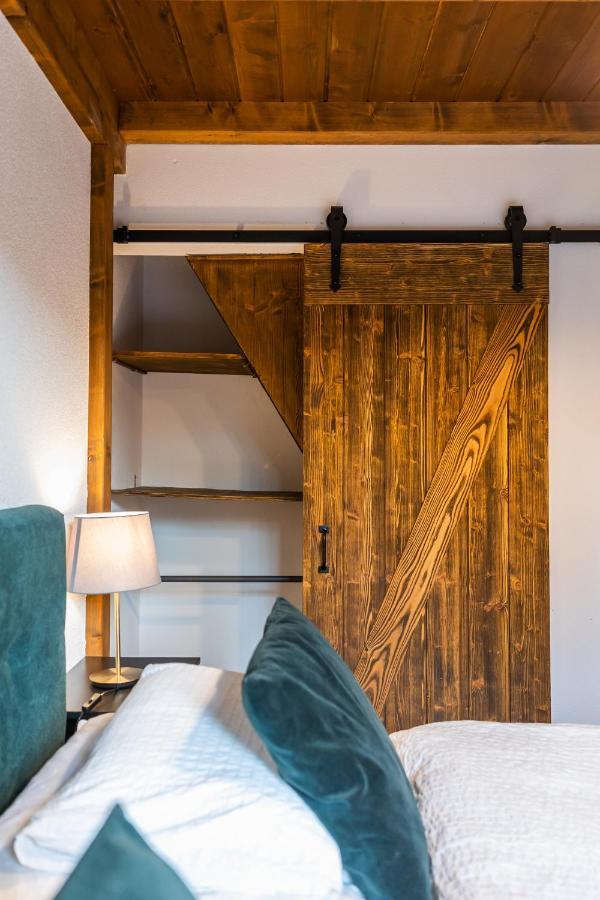 Lucnica Apartments Tale Extérieur photo
